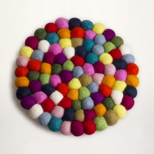 Wool ball trivet Parrot for pots, tea and coffee | Una LIVING